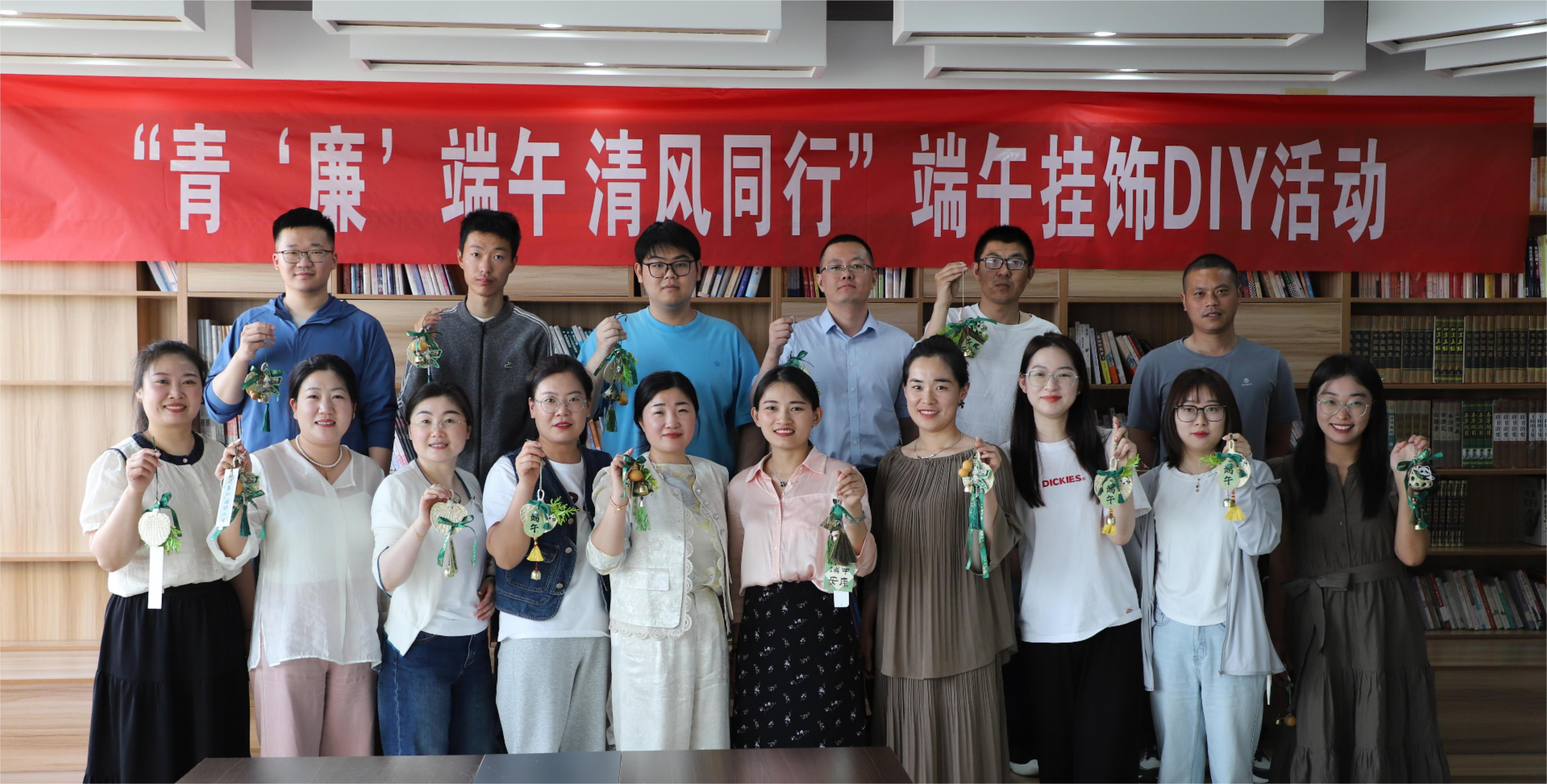 65721b9c501ef4872cc1cee8a837df7(1)